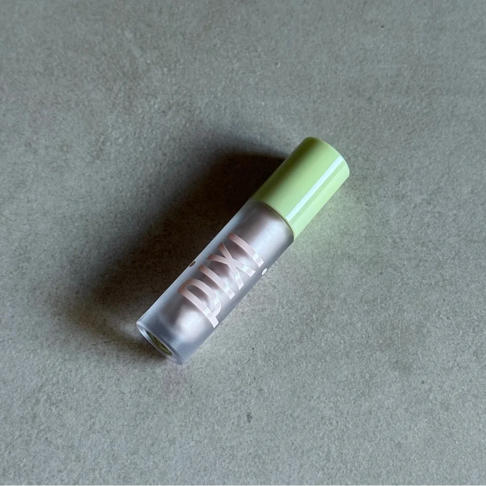 Pixi EyeLift Max Liquid Shadow in Chiffon – Shimmering Champagne
